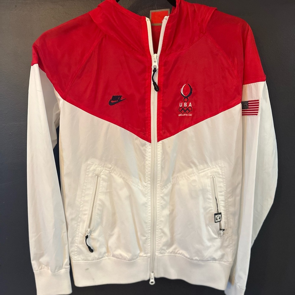 Vintage Olympics official Nike windbreaker. Womans small